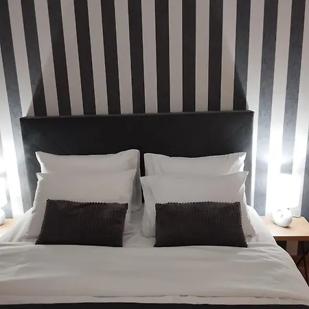 Square In Apartment Нови Сад Екстериор снимка