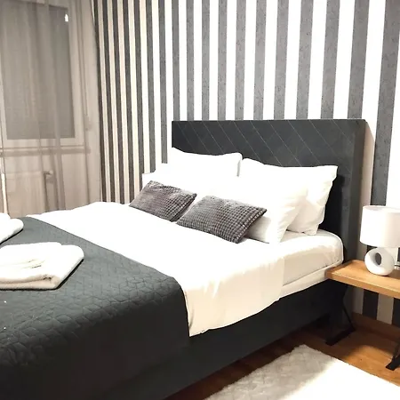 Square In Apartment Нови Сад Екстериор снимка